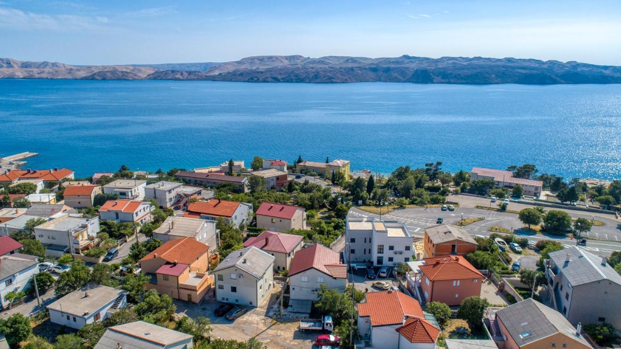 Apartmani Luky Karlobag Buitenkant foto