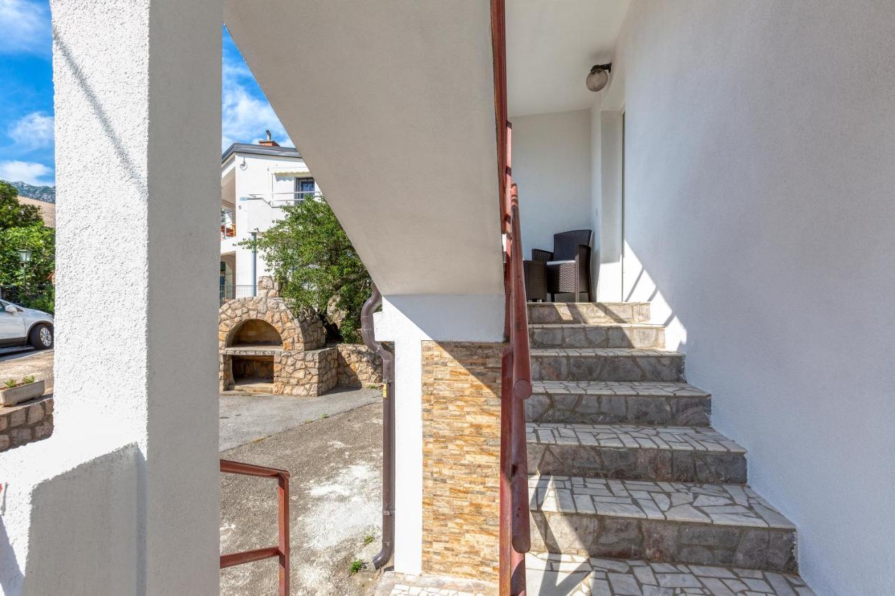 Apartmani Luky Karlobag Buitenkant foto