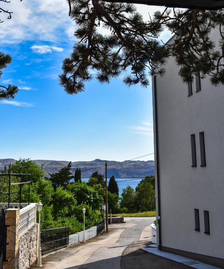 Apartmani Luky Karlobag Buitenkant foto