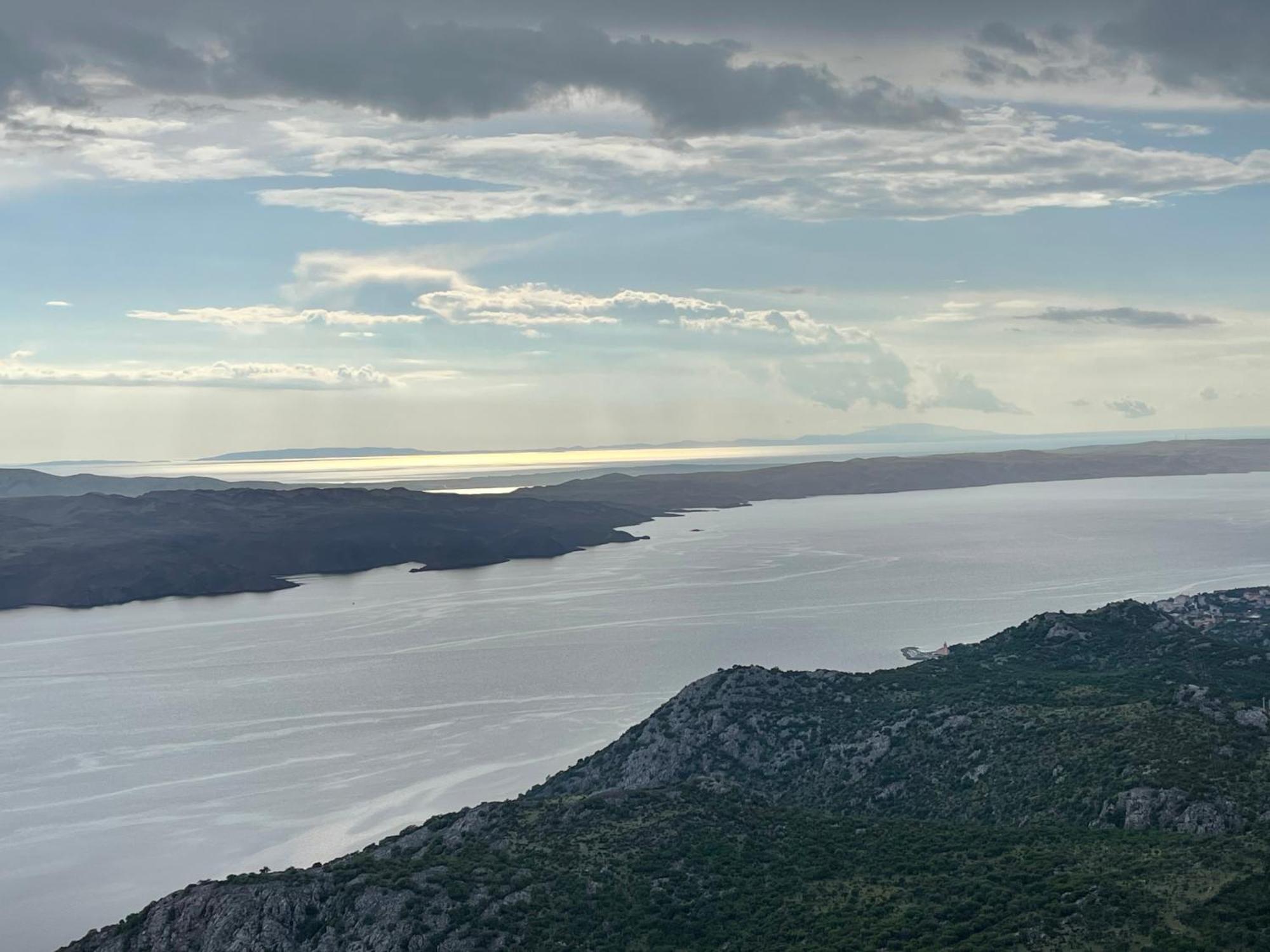 Apartmani Luky Karlobag Buitenkant foto