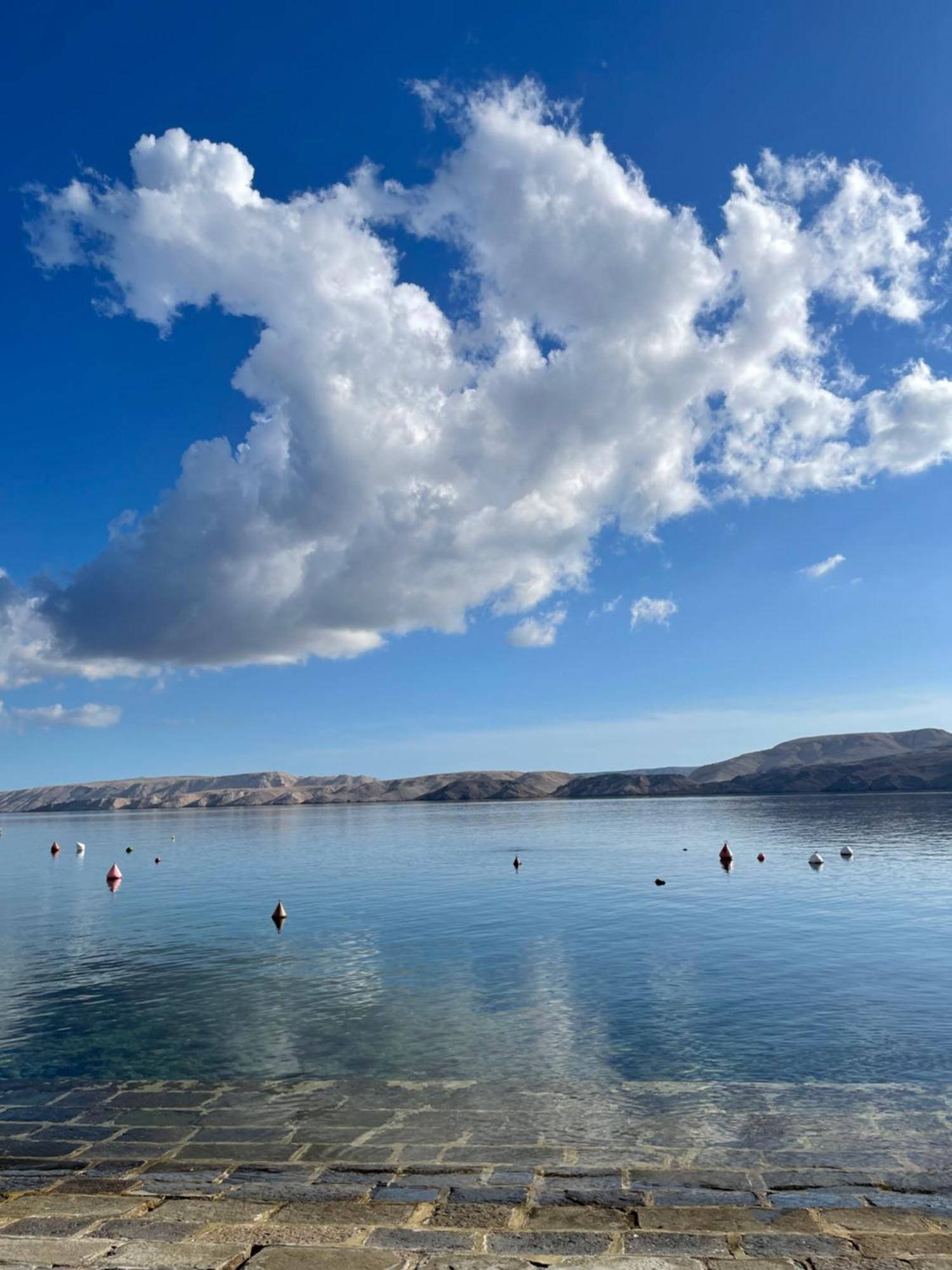 Apartmani Luky Karlobag Buitenkant foto